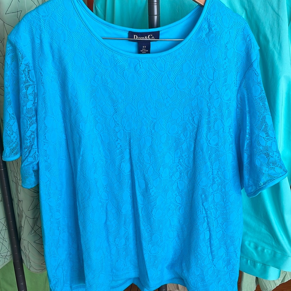 DENIM & CO Blue Lace Short Sleeve Top